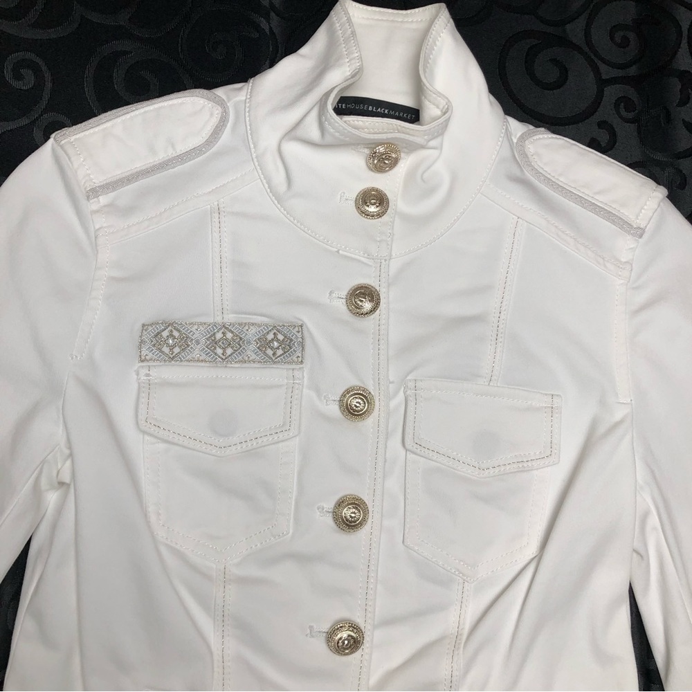⭐️NEW⭐️White House Black Market (WHBM) White Denim Jacket - Picture 7 of 15
